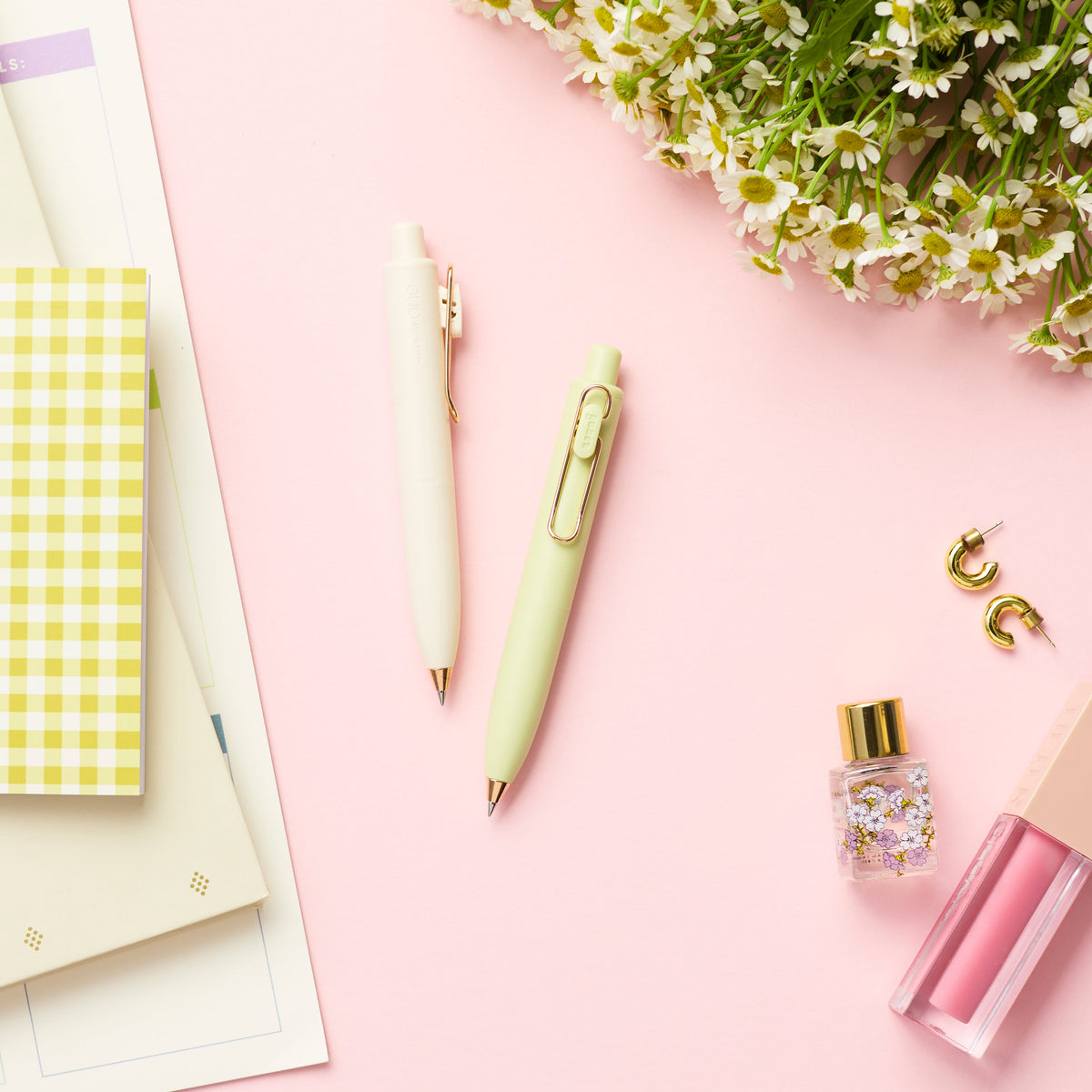 uniball™ One P Retractable Gel Pens, Yogurt and La France Colors with Gold Clips