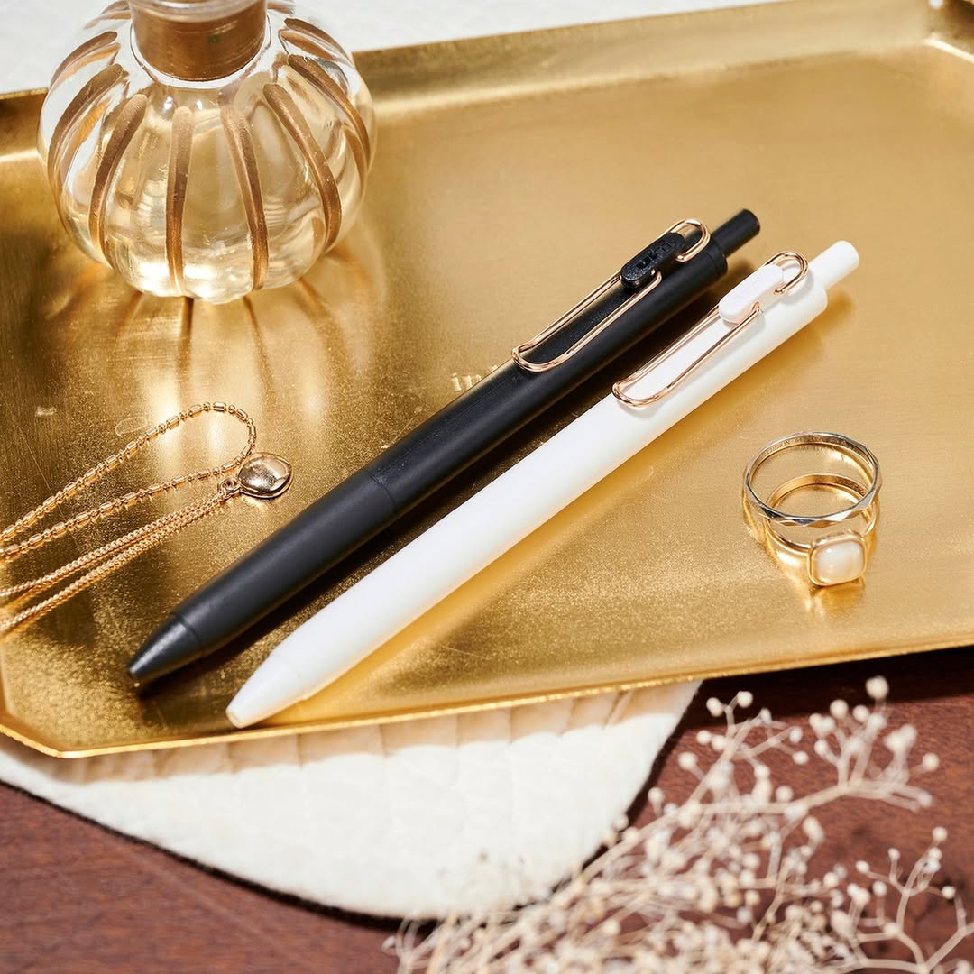 uniball™ ONE Retractable Gel Pen, Limited Edition Gold Clips